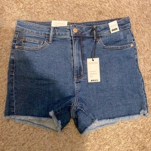 Harlow High Rise Vintage Cut Off Shorts.